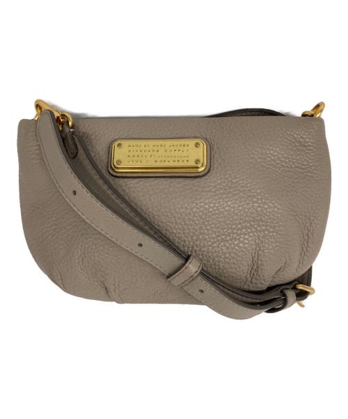 Marc by Marc Jacobs（マークバイマークジェイコブス）Marc by Marc Jacobs (マークバイマークジェイコブス) クロスボディーミニショルダーバッグ ベージュの古着・服飾アイテム
