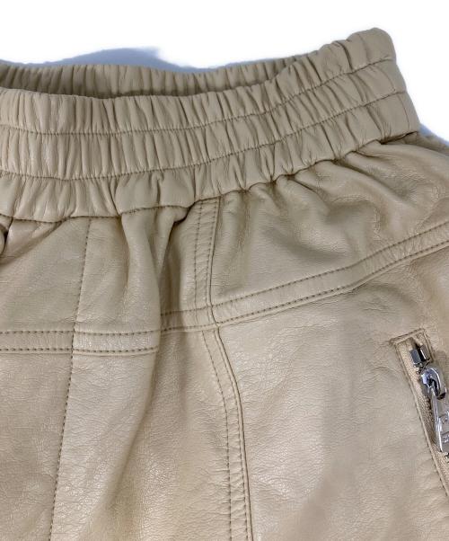 PRANK PROJECT（プランクプロジェクト）PRANK PROJECT (プランクプロジェクト) Faux Leather Jogger Pants ベージュ サイズ: 38の古着・服飾アイテム