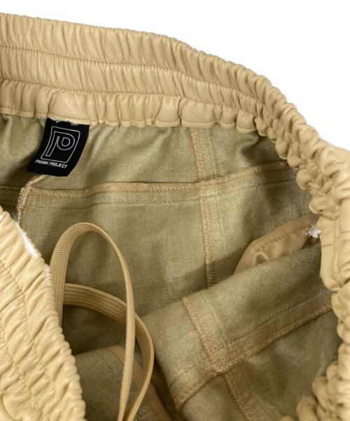 PRANK PROJECT（プランクプロジェクト）PRANK PROJECT (プランクプロジェクト) Faux Leather Jogger Pants ベージュ サイズ: 38の古着・服飾アイテム