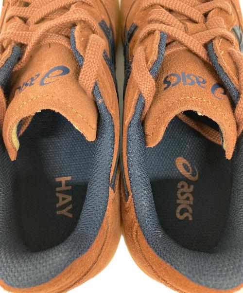 asics（アシックス）asics (アシックス) HAY (ヘイ) SKYHAND OG ローカットスニーカー ブラウン サイズ:24cm 未使用品の古着・服飾アイテム