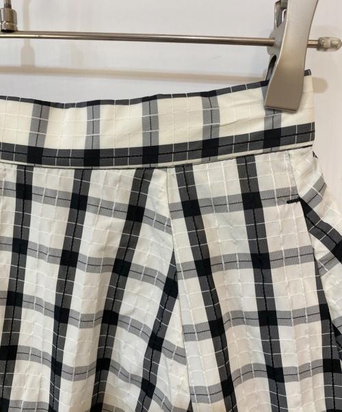 NOLLEY'S（ノーリーズ）NOLLEY'S (ノーリーズ) 26SS ウォッシャブルフレアマキシスカート ホワイト サイズ:38の古着・服飾アイテム