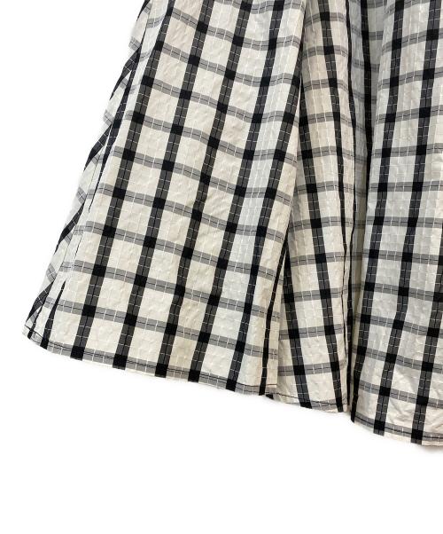 NOLLEY'S（ノーリーズ）NOLLEY'S (ノーリーズ) 26SS ウォッシャブルフレアマキシスカート ホワイト サイズ:38の古着・服飾アイテム