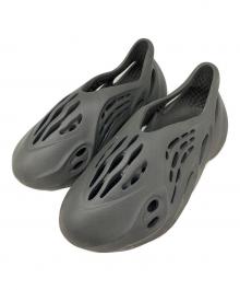 adidas（アディダス）の古着「YEEZY FOAM RUNNER」｜CARBON/CARBON/CARBON