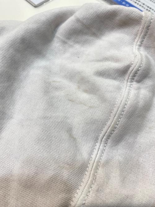 TRUE RELIGION（トゥルー レリジョン）TRUE RELIGION (トゥルー レリジョン) バイカラープルオーバーパーカー ホワイト×レッド サイズ:3XLの古着・服飾アイテム