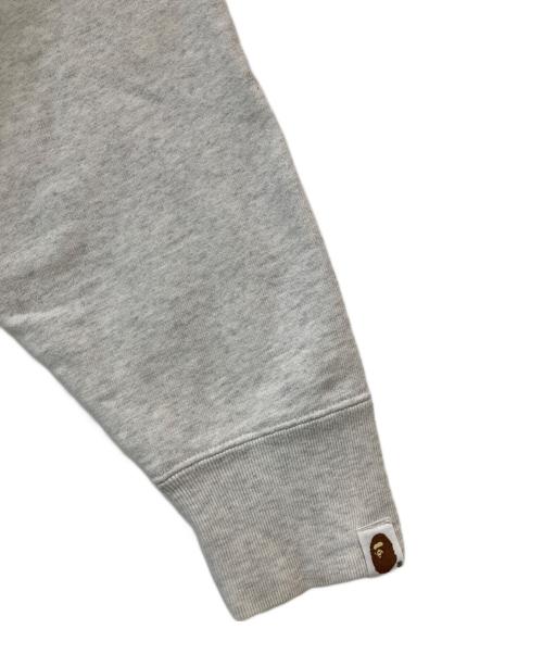 A BATHING APE（アベイシングエイプ）A BATHING APE (アベイシングエイプ) ワンポイントクルーネックスウェット グレー サイズ:Ｓの古着・服飾アイテム