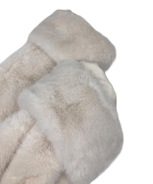CARLA（カーラ）CARLA (カーラ) Eco fur hood coat アイボリー サイズ: Freeの古着・服飾アイテム