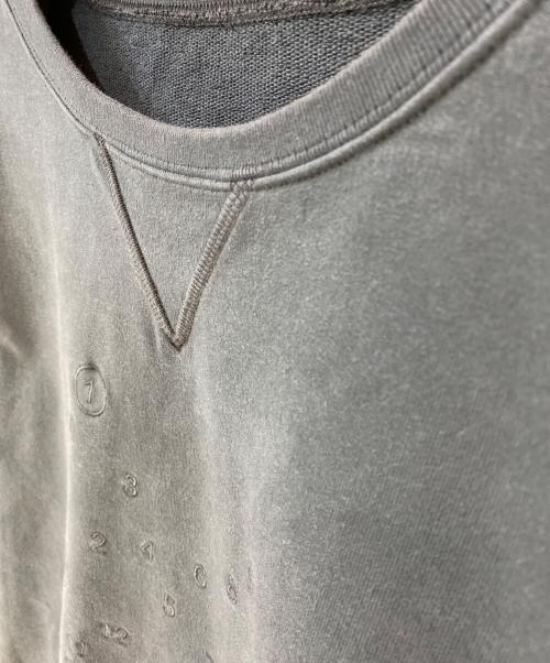 Maison Margiela（メゾンマルジェラ）Maison Margiela (メゾンマルジェラ) 23SS ナンバリングロゴ 刺繍スウェット グレー サイズ:Ｓの古着・服飾アイテム