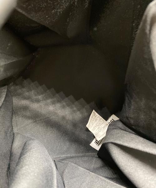 ISSEY MIYAKE（イッセイミヤケ）ISSEY MIYAKE (イッセイミヤケ) 132 5. STANDARD BAG ブラックの古着・服飾アイテム