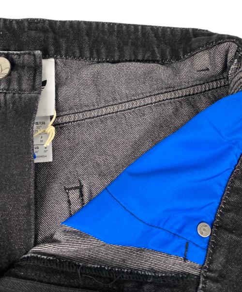 adidas（アディダス）adidas (アディダス) FIREBIRD ADICOLOR DENIM SHORTS ブラック サイズ:32 未使用品の古着・服飾アイテム