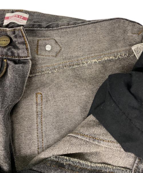 BADWAY（バッドウェイ）BADWAY (バッドウェイ) ハラコパッチ スタッズデニムパンツ グレー サイズ:Lの古着・服飾アイテム