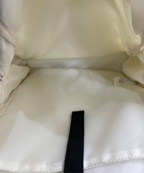 emmi atelier（エミアトリエ）emmi atelier (エミアトリエ) eco 撥水ギャザーボディーバックパック ホワイトの古着・服飾アイテム