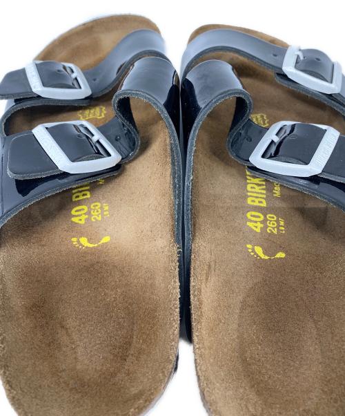 BIRKENSTOCK（ビルケンシュトック）BIRKENSTOCK (ビルケンシュトック) Arizona パテント サンダル ブラック サイズ:26cmの古着・服飾アイテム