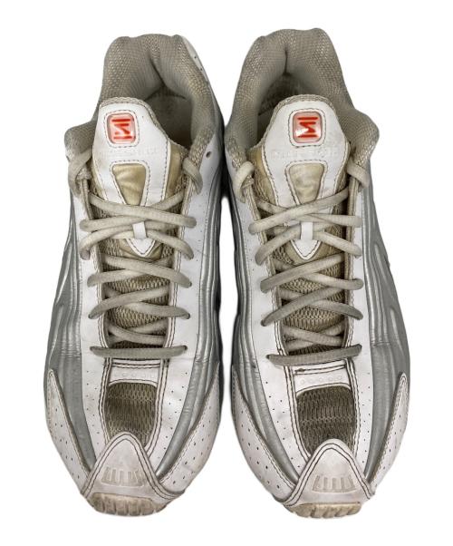 NIKE（ナイキ）NIKE (ナイキ) SHOX R4 ローカットスニーカー White and Metallic S サイズ:27cmの古着・服飾アイテム