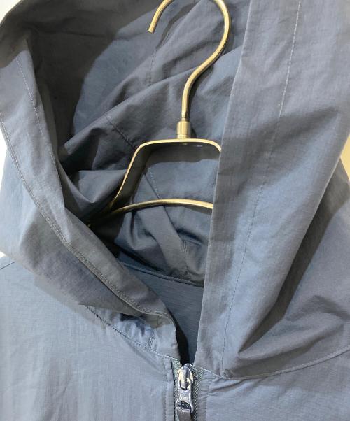 FreshService（フレッシュサービス）FreshService (フレッシュサービス) PERTEX EQUILIBRIUM HOODED SHELL ジャケット ネイビー サイズ:Lの古着・服飾アイテム