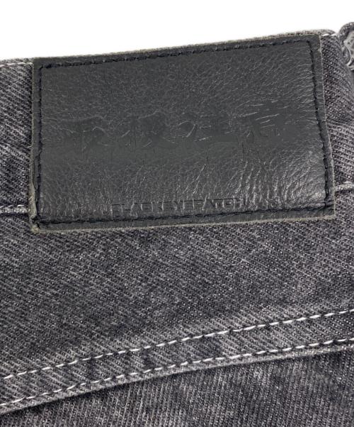 BlackEyePatch（ブラックアイパッチ）BlackEyePatch (ブラックアイパッチ) STATEMENT EMBROIDERED BAGGY DENIM SHORTS グレー サイズ: XLの古着・服飾アイテム