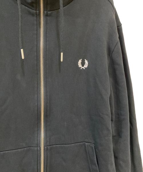 FRED PERRY（フレッドペリー）FRED PERRY (フレッドペリー) Hooded Zip Through Sweatshirt ブラック サイズ:Mの古着・服飾アイテム