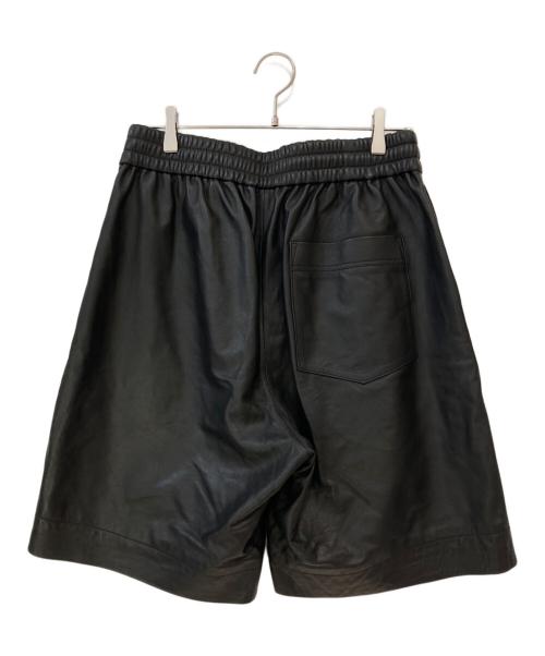 UNIVERSAL PRODUCTS.（ユニバーサルプロダクツ）UNIVERSAL PRODUCTS. (ユニバーサルプロダクツ) 25SS Lamb Leather Easy Shorts ブラック サイズ:3の古着・服飾アイテム