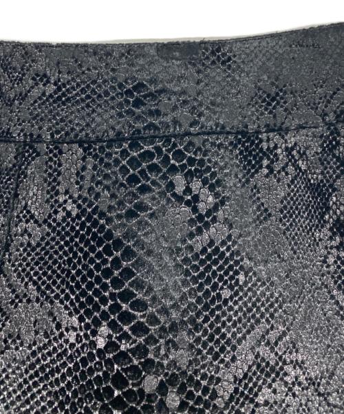 Saint Laurent Paris（サンローランパリ）Saint Laurent Paris (サンローランパリ) ベルベット スネークエフェクト ミディスカート ブラック サイズ: 34の古着・服飾アイテム