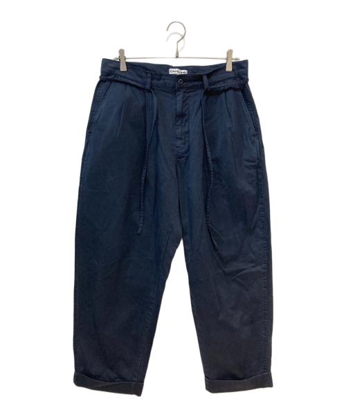 CAHLUMN（カウラム）CAHLUMN (カウラム) Extra Long Staple Organic Cotton 2 Tuck Chino Pant ネイビー サイズ:Lの古着・服飾アイテム