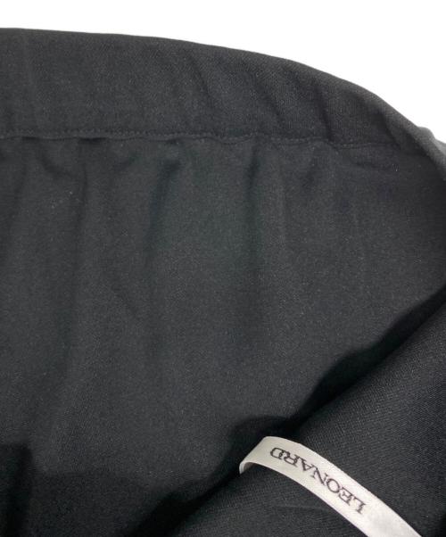 LEONARD FASHION（レオナールファッション）LEONARD FASHION (レオナールファッション) 裾ラインストーンスリットパンツ ブラック サイズ: 38の古着・服飾アイテム