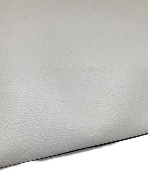 MICHAEL KORS（マイケルコース）MICHAEL KORS (マイケルコース) Westley Large Pebbled Leather Chain-Link Tote Bag ホワイトの古着・服飾アイテム
