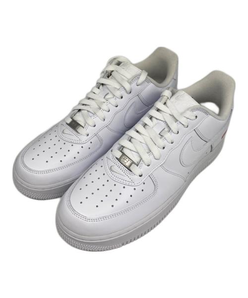 NIKE（ナイキ）NIKE (ナイキ) SUPREME (シュプリーム) AIR FORCE 1 LOW/SUPREME ローカットスニーカー WHITE/WHITE サイズ:27.5cm 未使用品の古着・服飾アイテム