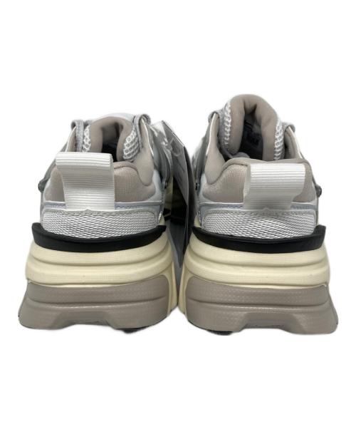 NIKE（ナイキ）NIKE (ナイキ) W V2K RUN SUMMIT ローカットスニーカー WHITE/METALLIC SILVE サイズ:23.5cm 未使用品の古着・服飾アイテム