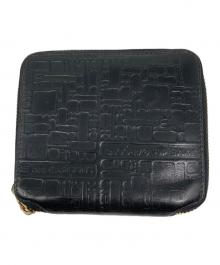 COMME des GARCONS（コムデギャルソン）の古着「EMBOSSED LOGOTYPE FULL ZIP AROUND WALLET」｜ブラック
