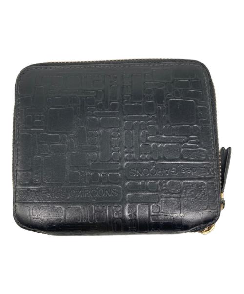 COMME des GARCONS（コムデギャルソン）COMME des GARCONS (コムデギャルソン) EMBOSSED LOGOTYPE FULL ZIP AROUND WALLET ブラックの古着・服飾アイテム