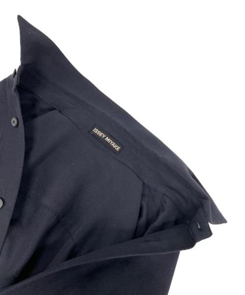 ISSEY MIYAKE（イッセイミヤケ）ISSEY MIYAKE (イッセイミヤケ) シルクシャツ ネイビー サイズ: Mの古着・服飾アイテム