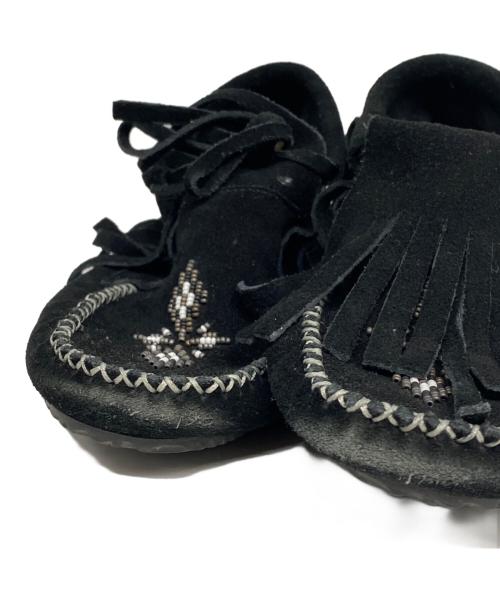 Manitobah Mukluks（マニトバ ムクルックス）Manitobah Mukluks (マニトバ ムクルックス) スエードモカシンブーツ ブラック サイズ:7の古着・服飾アイテム