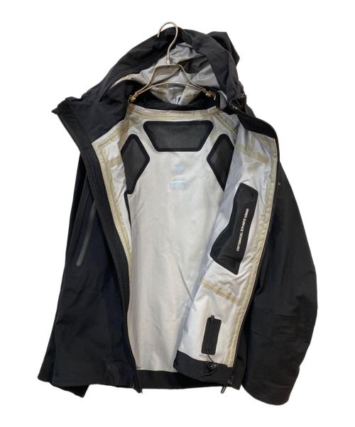 DESCENTE ALLTERRAIN（デザイント オルテライン）Descente ALLTERRAIN (デザイント オルテライン) INNER SURFACE TECHNOLOGY PARA-HOOD JACKET ブラック サイズ:Lの古着・服飾アイテム