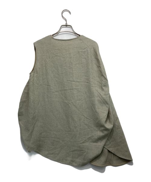 ENFOLD（エンフォルド）ENFOLD (エンフォルド) アシンメトリーノースリーブブラウス ベージュ サイズ:38の古着・服飾アイテム