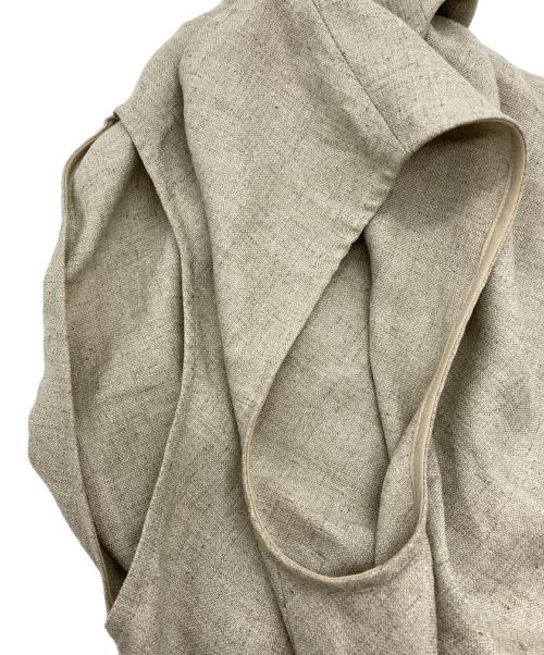 ENFOLD（エンフォルド）ENFOLD (エンフォルド) アシンメトリーノースリーブブラウス ベージュ サイズ:38の古着・服飾アイテム