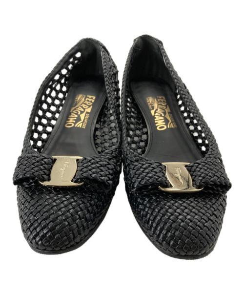 Salvatore Ferragamo（サルヴァトーレ フェラガモ）Salvatore Ferragamo (サルヴァトーレ フェラガモ) VARAWOVEN/ヴァラリボン メッシュパンプス ブラック サイズ:7½Dの古着・服飾アイテム