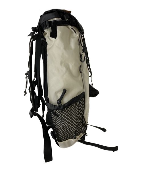 and wander（アンドワンダー）and wander (アンドワンダー) X-Pac 30L ホワイトの古着・服飾アイテム