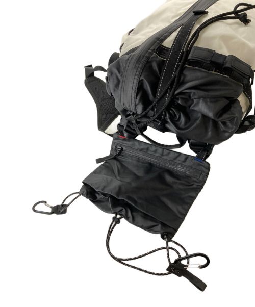 and wander（アンドワンダー）and wander (アンドワンダー) X-Pac 30L ホワイトの古着・服飾アイテム