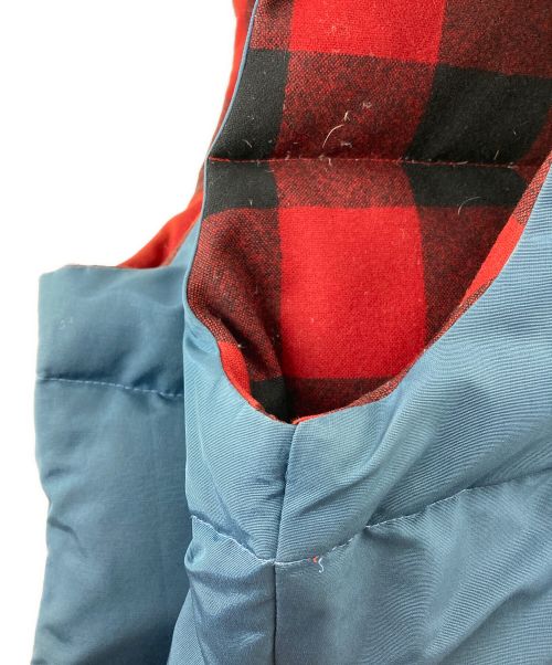 SIERRA DESIGNS（シエラデザインズ）SIERRA DESIGNS (シエラデザインズ) リバーシブルダウンベスト レッド×ブルー サイズ:JPN Mの古着・服飾アイテム