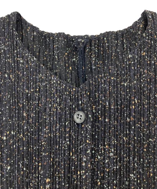 PLEATS PLEASE（プリーツプリーズ）PLEATS PLEASE (プリーツプリーズ) 総柄ベスト ブラック サイズ:3の古着・服飾アイテム