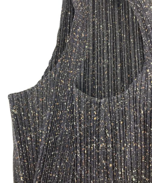 PLEATS PLEASE（プリーツプリーズ）PLEATS PLEASE (プリーツプリーズ) 総柄ベスト ブラック サイズ:3の古着・服飾アイテム