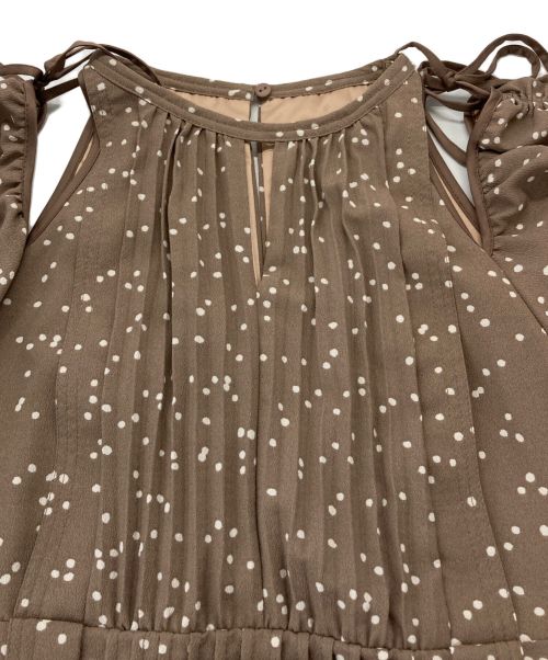 Snidel（スナイデル）Snidel (スナイデル) デコルテオープンドットプリントワンピース ブラウン サイズ:1の古着・服飾アイテム