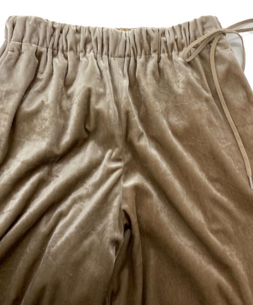 BALLSEY（ボールジィ）BALLSEY (ボールジィ) マットベロア イージーストレートパンツ ベージュ サイズ:34の古着・服飾アイテム