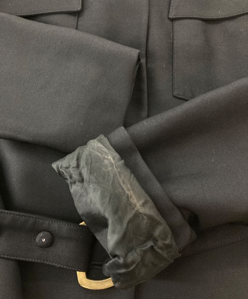 GIANNI VERSACE（ジャンニ・ヴェルサーチ）GIANNI VERSACE (ジャンニ・ヴェルサーチ) ベルト付きジャケット ブラック サイズ:38の古着・服飾アイテム