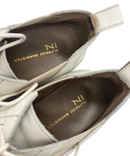 Alfredo BANNISTER（アルフレッドバニスター）alfredo BANNISTER (アルフレッドバニスター) ミドルカットレザースニーカー ホワイト サイズ:40の古着・服飾アイテム