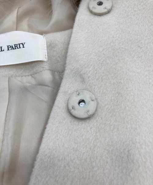 ROYAL PARTY（ロイヤルパーティ）ROYAL PARTY (ロイヤルパーティ) ファーケープコート ベージュ サイズ:FREEの古着・服飾アイテム