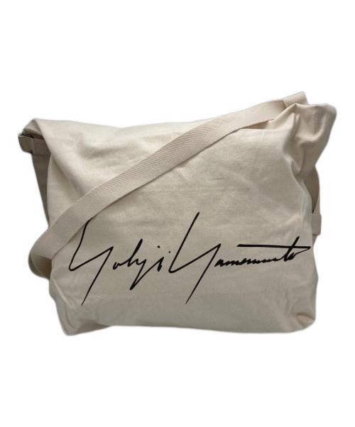 YOHJI YAMAMOTO（ヨウジヤマモト）YOHJI YAMAMOTO (ヨウジヤマモト) NOVELTY MESSENGER BAG/シグネチャーショルダーバッグ ベージュの古着・服飾アイテム