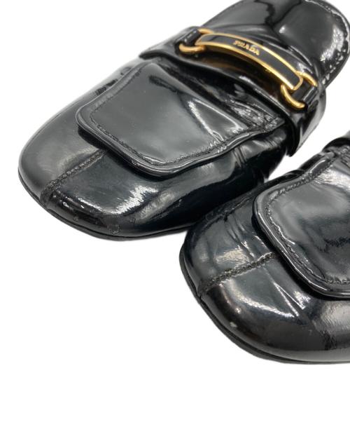 PRADA（プラダ）PRADA (プラダ) パテントレザーローファーミュール ブラック サイズ:35½の古着・服飾アイテム