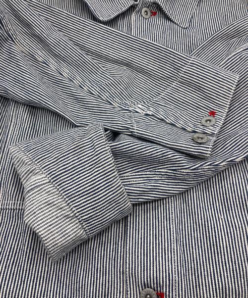 stussy（ステューシー）stussy (ステューシー) 両面刺繍 ヒッコリーストライプ カバーオール ネイビー×ホワイト サイズ:Mの古着・服飾アイテム