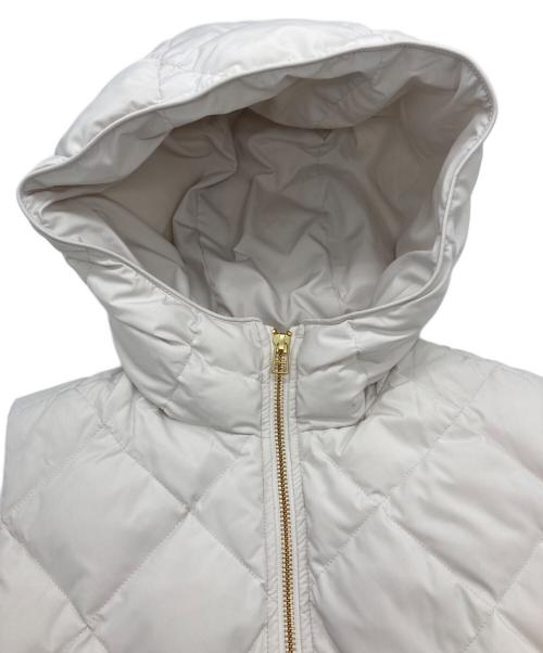 UNFILO（アンフィーロ）UNFILO (アンフィーロ) TAION (タイオン) フード付きキルティングジレ ホワイト サイズ:-の古着・服飾アイテム