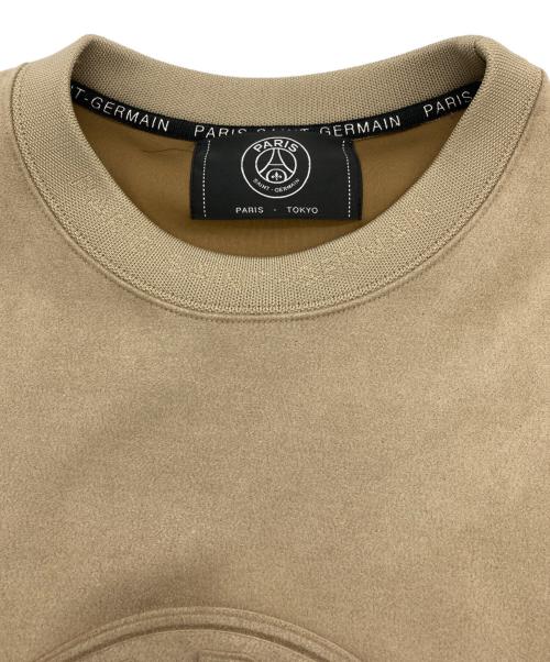 Paris Saint-Germain（パリサンジェルマン）PARIS SAINT-GERMAIN (パリサンジェルマン) フェイクスウェード クルーネックスウェット ベージュ サイズ:XLの古着・服飾アイテム